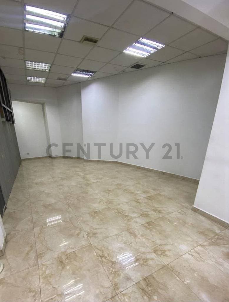 Foto de TUS OFICINAS DISPONIBLES a sólo 2 cuadras del VENTURA MALL SUR
