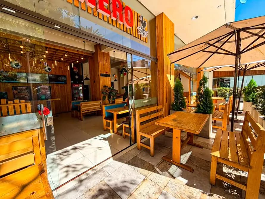 Foto de LOCAL COMERCIAL AMOBLADO EN ALQUILER – IDEAL PARA RESTAURANTE ✨