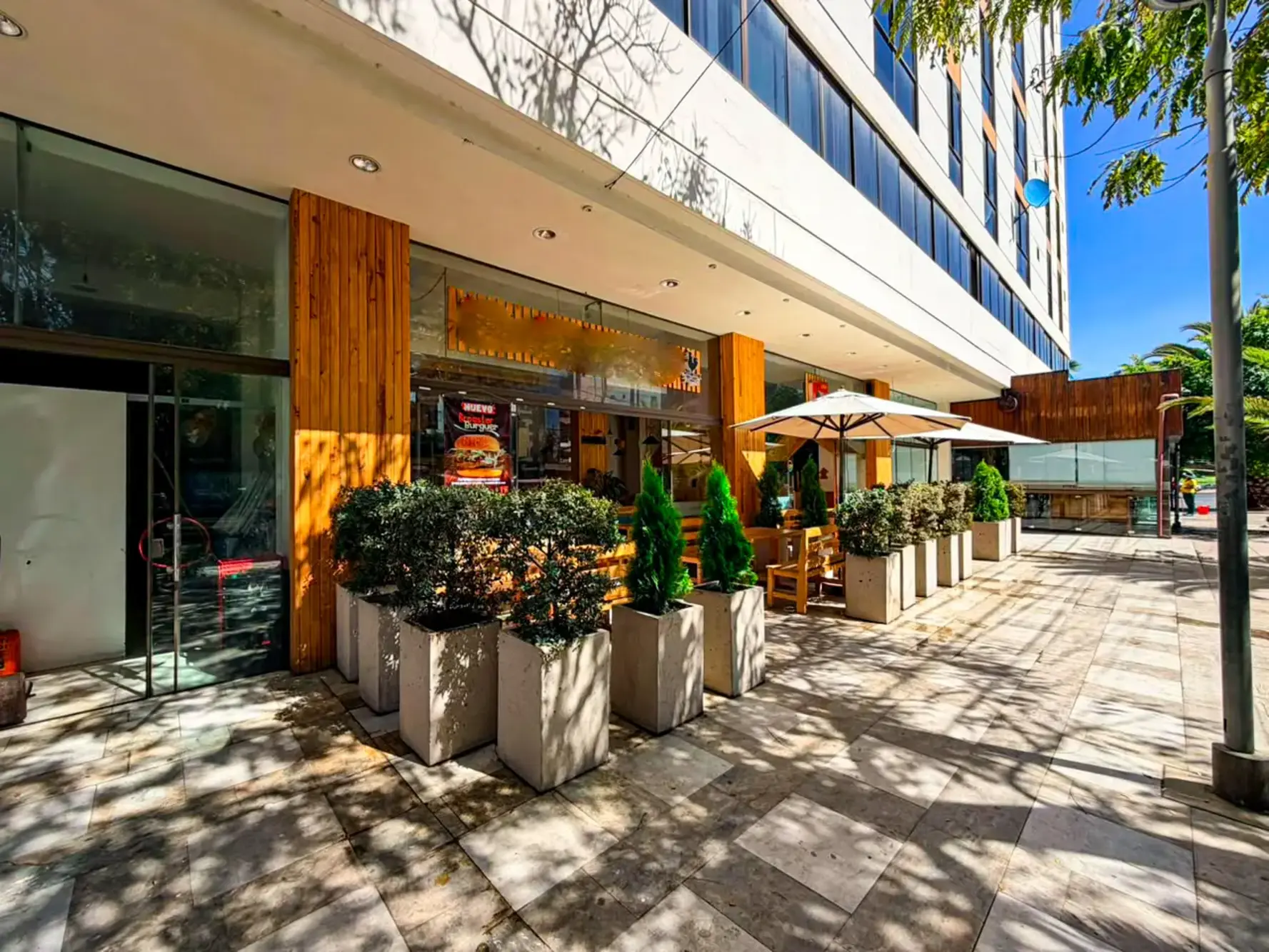 Foto de LOCAL COMERCIAL AMOBLADO EN ALQUILER – IDEAL PARA RESTAURANTE ✨