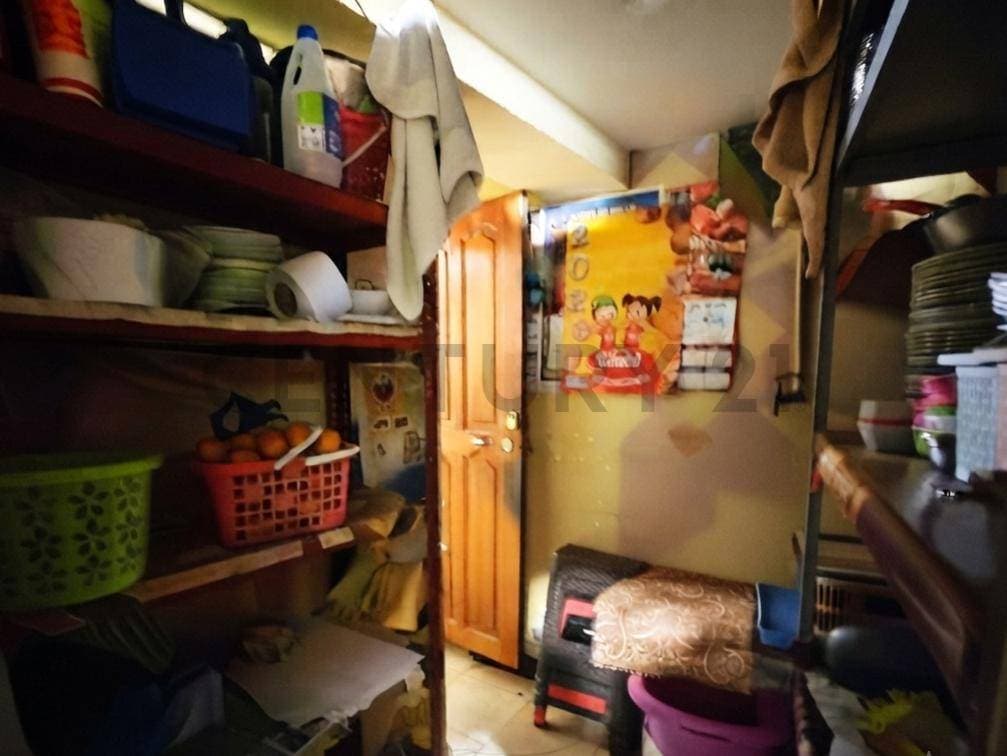 Foto de PEQUEÑA TIENDA EN VENTA SOBRE AV. AGUSTÍN UGARTE, A PASOS DEL HOSPITAL COTAHUMA