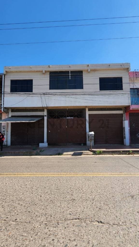 Foto de CASA COMERCIAL RENTABLE | LOCALES + DEPARTAMENTOS + HABITACIONES SOBRE AVENIDA