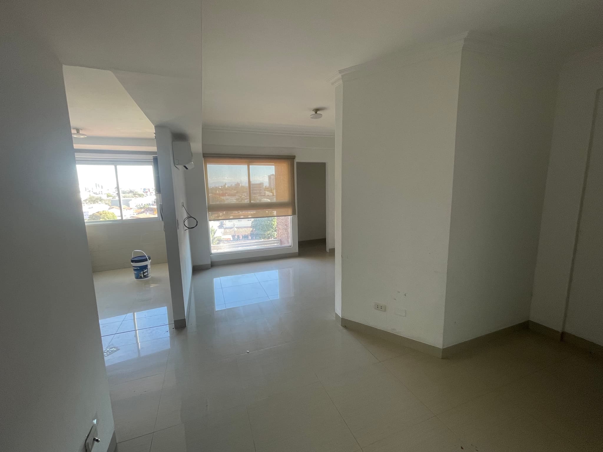 Amplio Monoambiente en Edificio Plaza Guapay