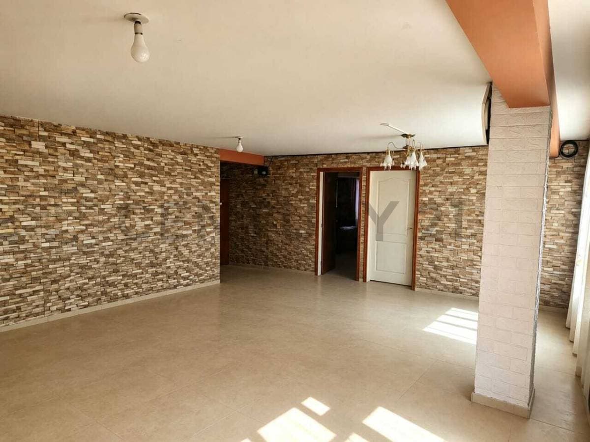 Foto de DEPARTAMENTO EN ANTICRETICO TRES DORMITORIOS VILLA ADELA