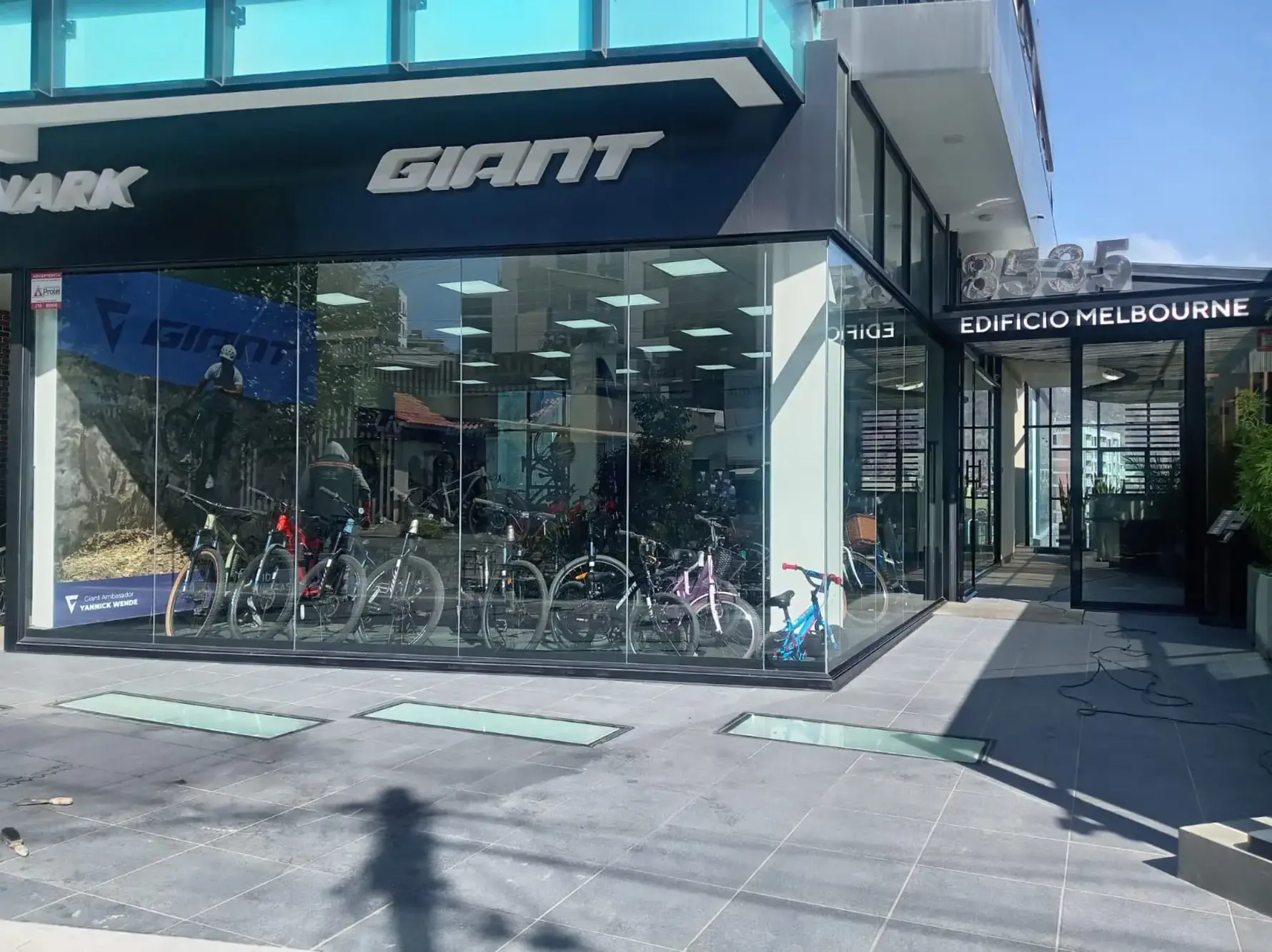Foto de Exclusivo Local Comercial a Puerta de Calle en San Miguel