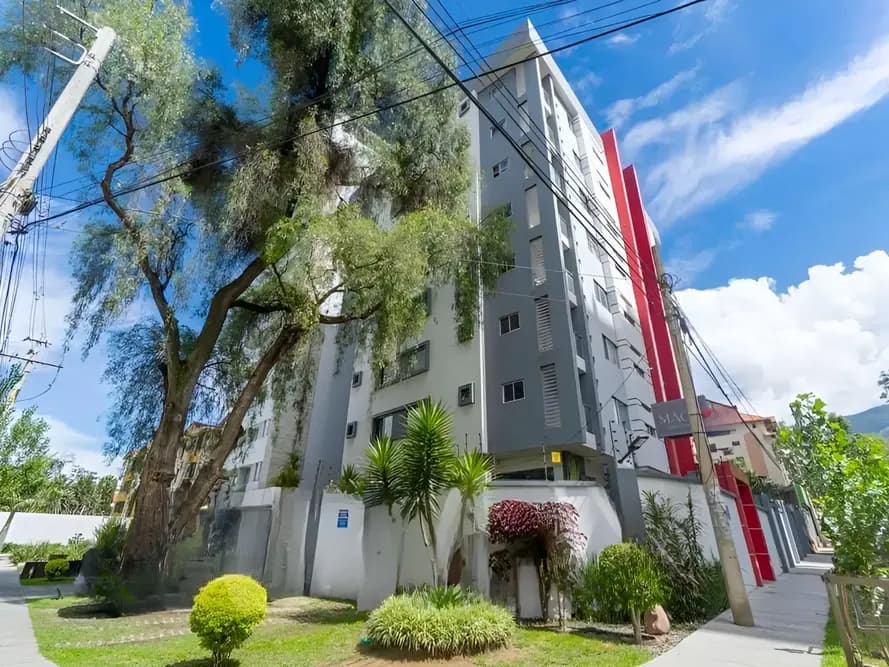 Foto de DEPARTAMENTO EN ALQUILER – EDIF. TORRE VIENA | QUERU QUERU