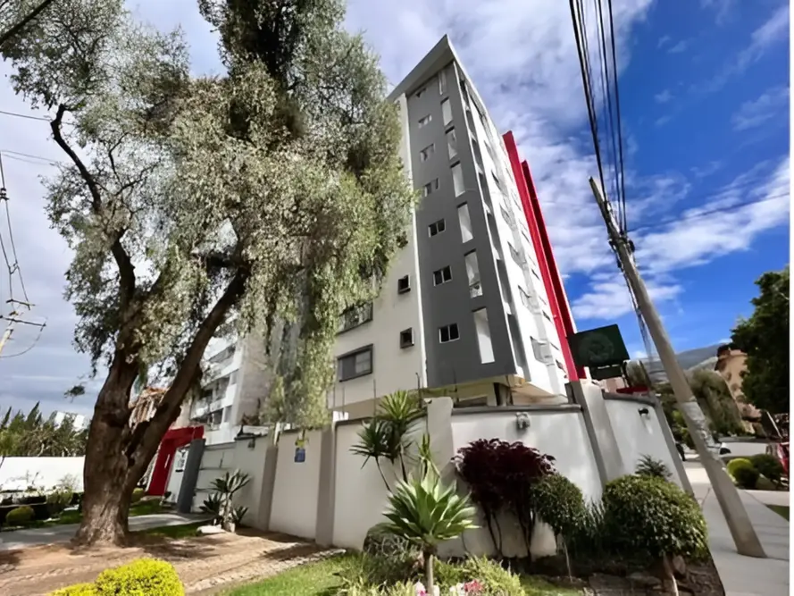 Foto de DEPARTAMENTO EN ALQUILER – EDIF. TORRE VIENA | QUERU QUERU