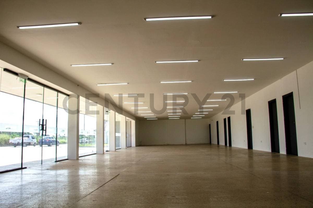 Foto de LOCAL COMERCIAL PARA SHOWROOM Y OFICINAS