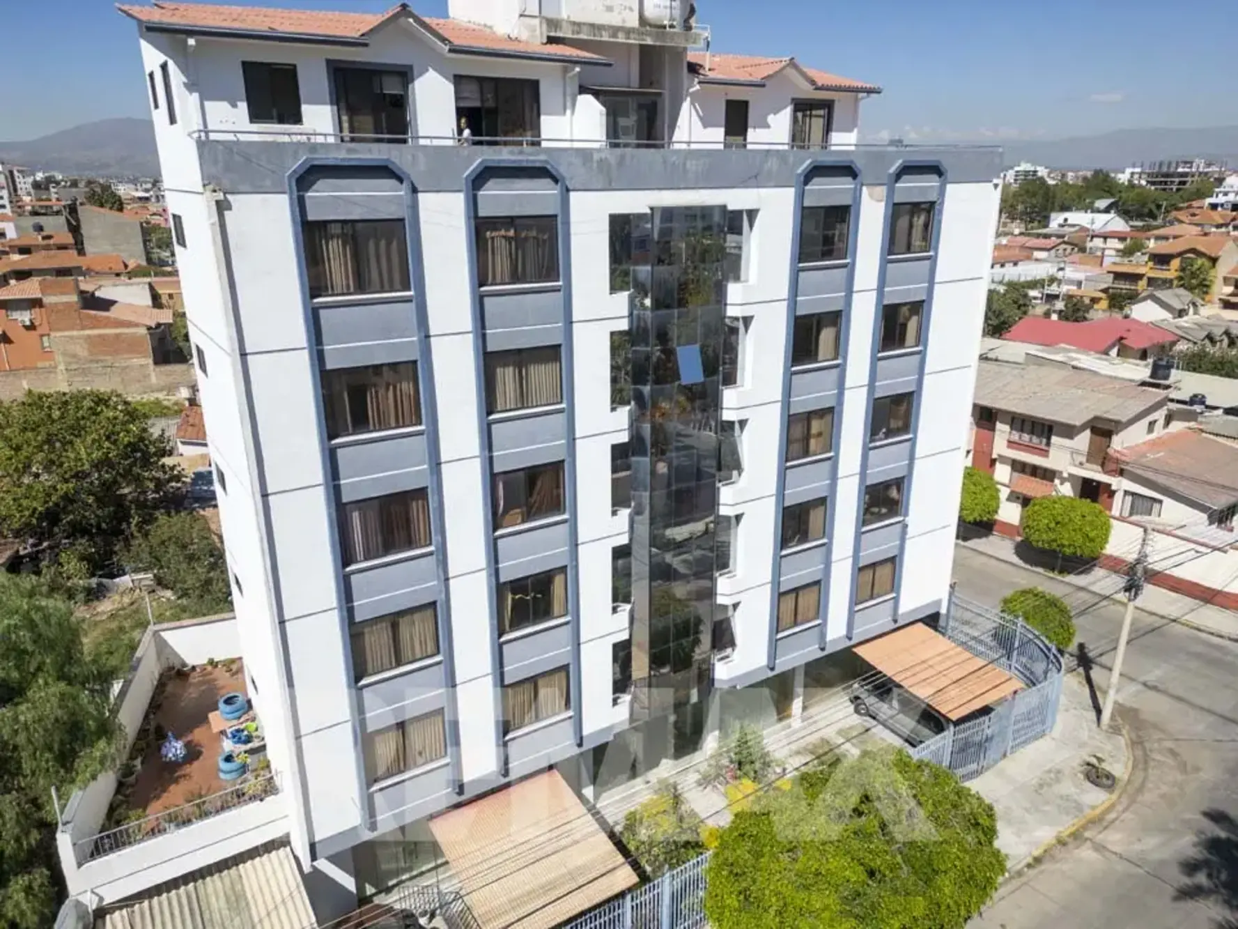 Foto de ATRACTIVOS LOCALES COMERCIALES EN VENTA EN LA ZONA SARCO