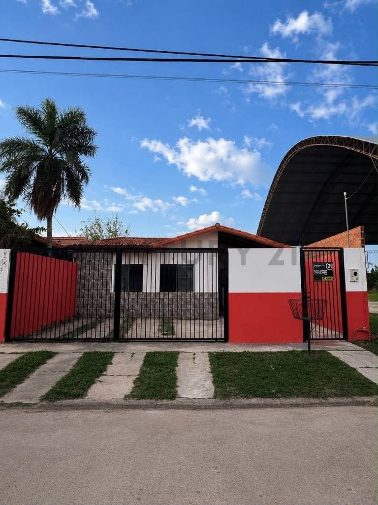 Foto de CASA ALQUILER Ubicada en la Urbanización Motacú, frente a Satélite Norte