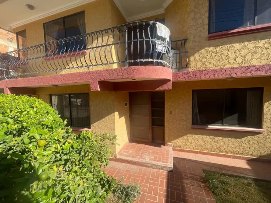 Foto de ALQUILER DEPA DE 3 HAB CON PATIO - PLANTA BAJA CASA - ZONA CONDEBAMBA