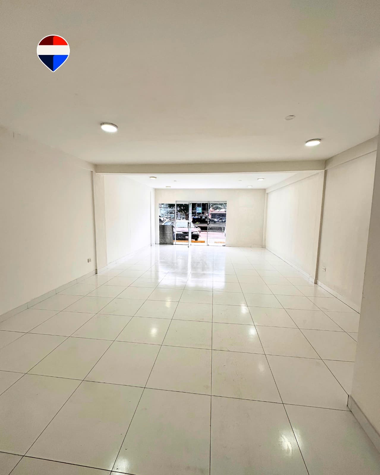 LOCAL COMERCIAL EN ALQUILER SOBRE AVENIDA