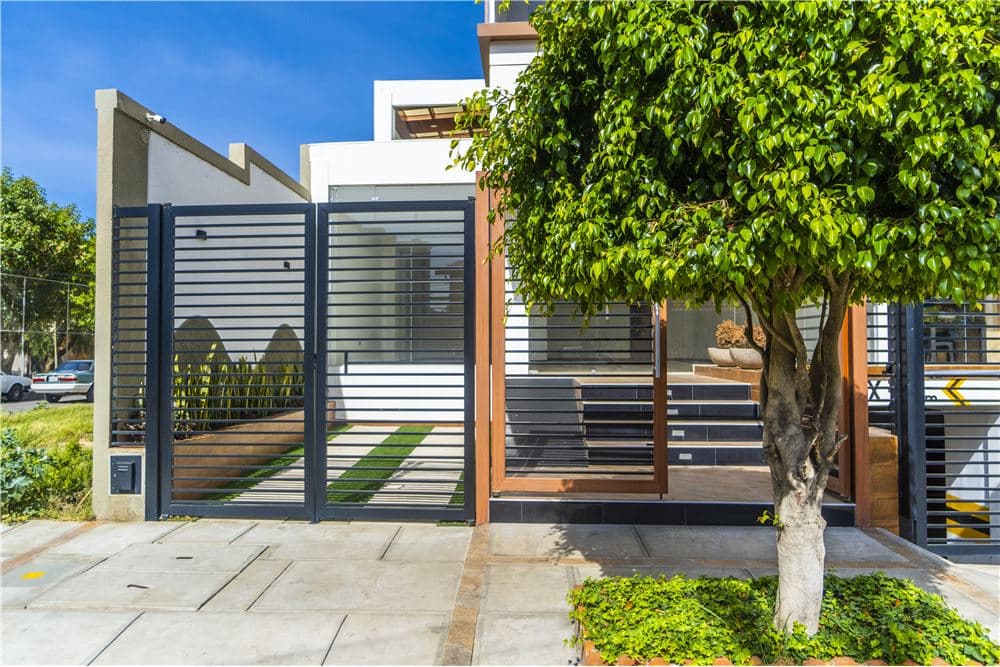 Foto de LOCAL COMERCIAL EN VENTA-EDIFICIO VERONA