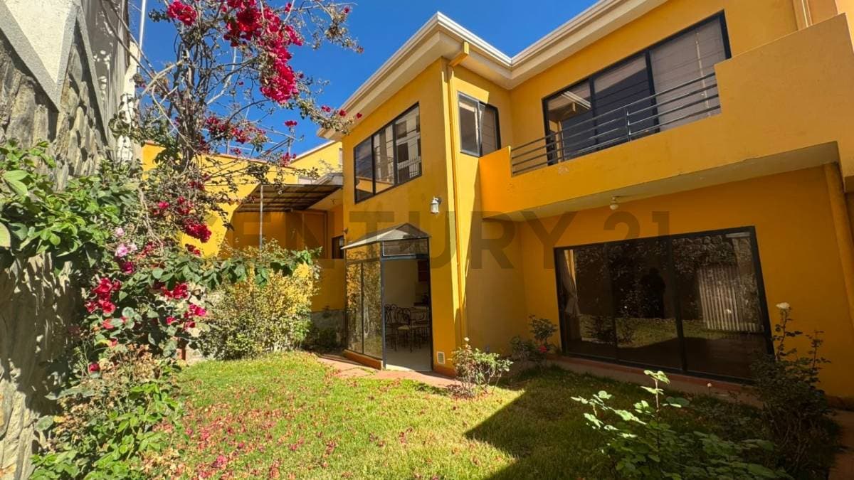 Foto de HERMOSA Y ACOGEDORA CASA EN VENTA - Condominio Colinas Verdes