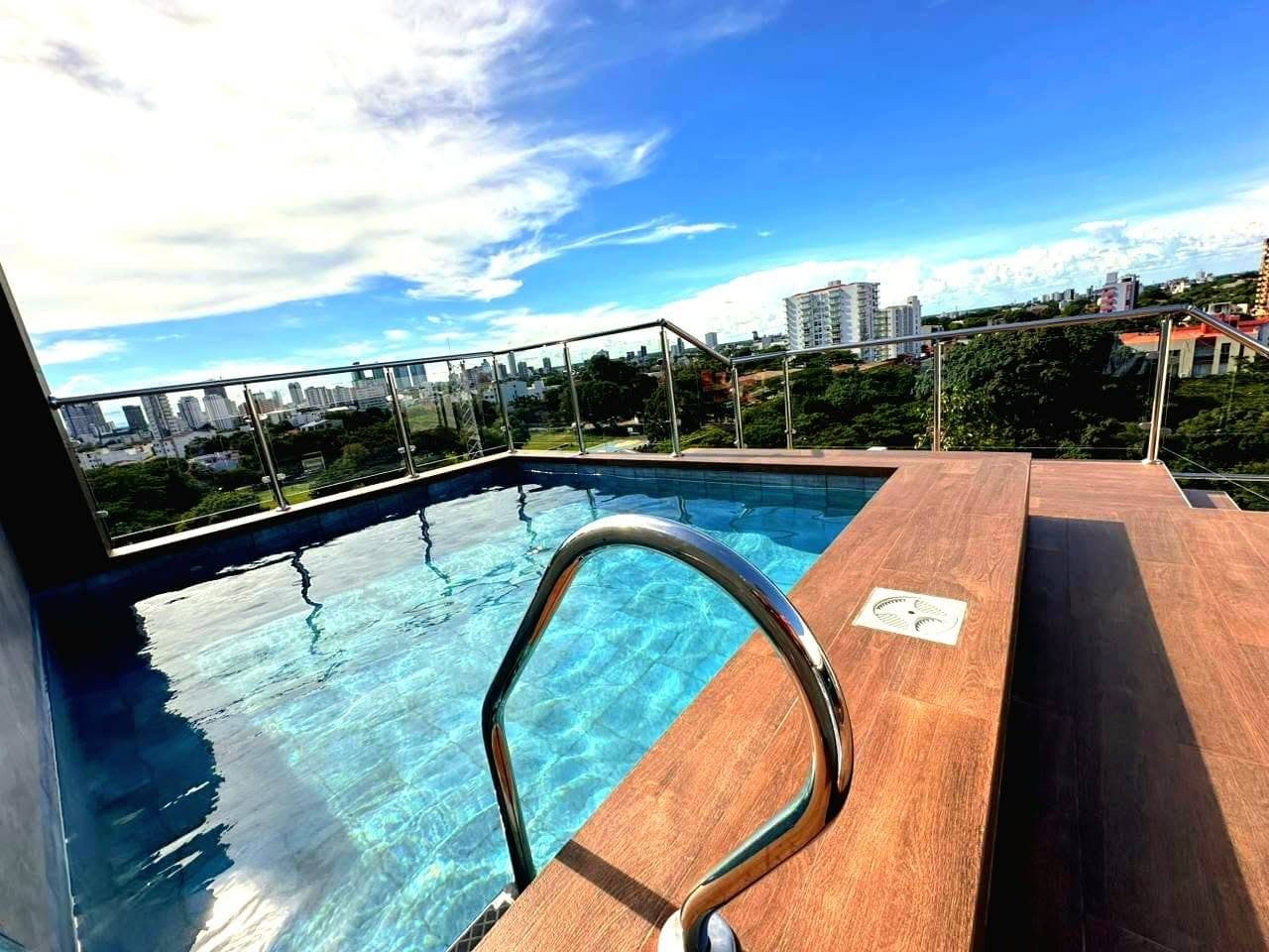 MODERNO DEPARTAMENTO DE 1 DORM Y DOS BAÑOS EN ALQUILER, AV BANZER ENTRE 2DO Y 3ER AN. IDEAL PARA EJECUTIVOS,ABOGADOS,UNIVERSITARIOS
