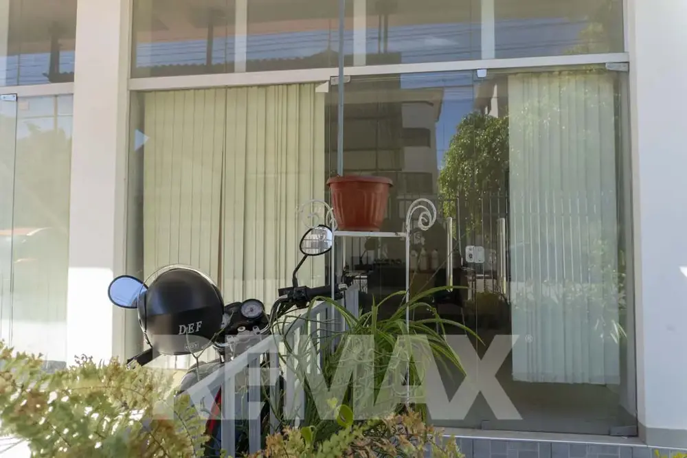 Foto de ATRACTIVOS LOCALES COMERCIALES EN VENTA EN LA ZONA SARCO