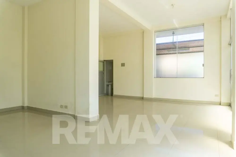 Foto de ATRACTIVOS LOCALES COMERCIALES EN VENTA EN LA ZONA SARCO