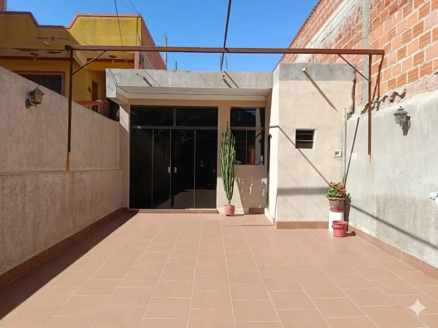 Foto de Casa en Venta sobre Calle Colón – Barrio San Marcos, Zona Abaroa