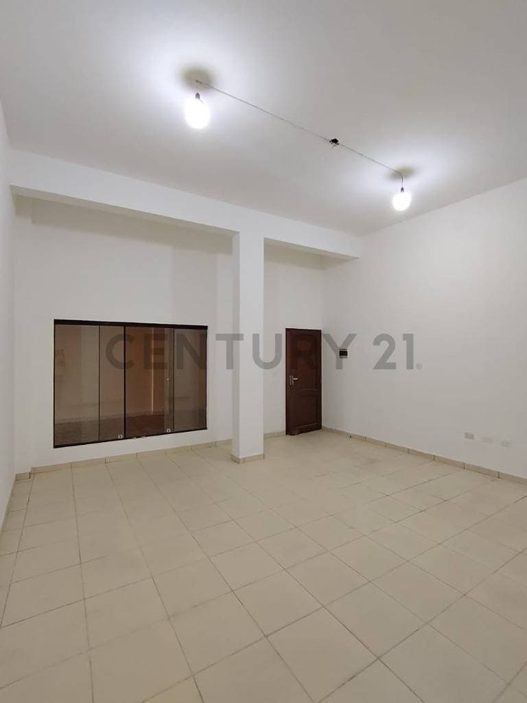 Foto de AMPLIA CASA COMERCIAL EN ALQUILER | UBICACIÓN PRIVILEGIADA