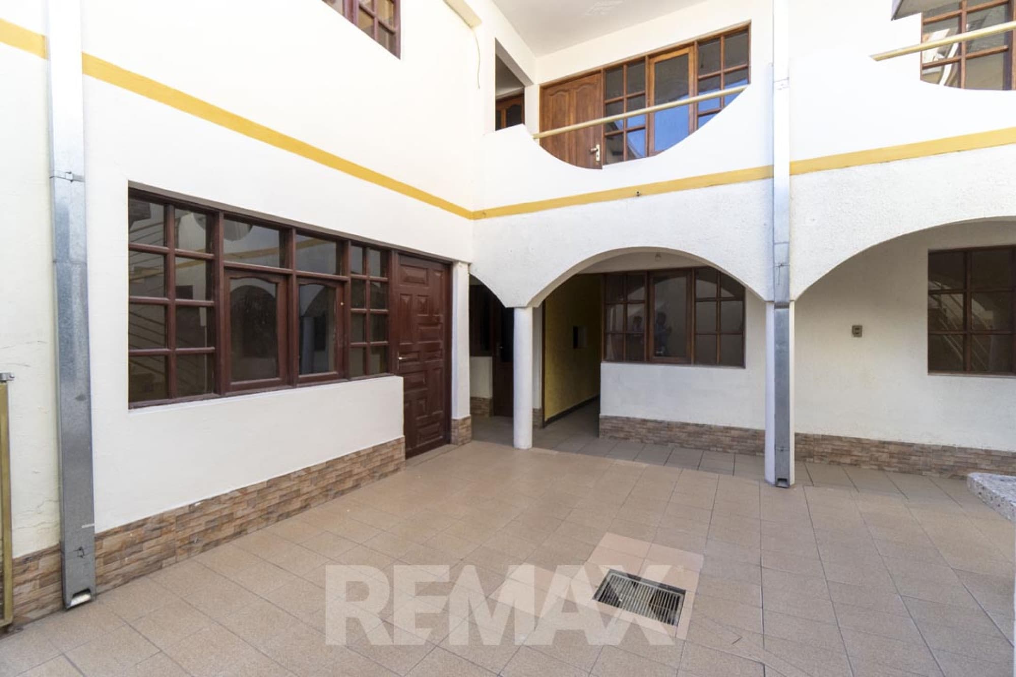 Foto de CASA EN ALQUILER – ZONA CHILIMARCA, CON BUENA UBICACIÓN