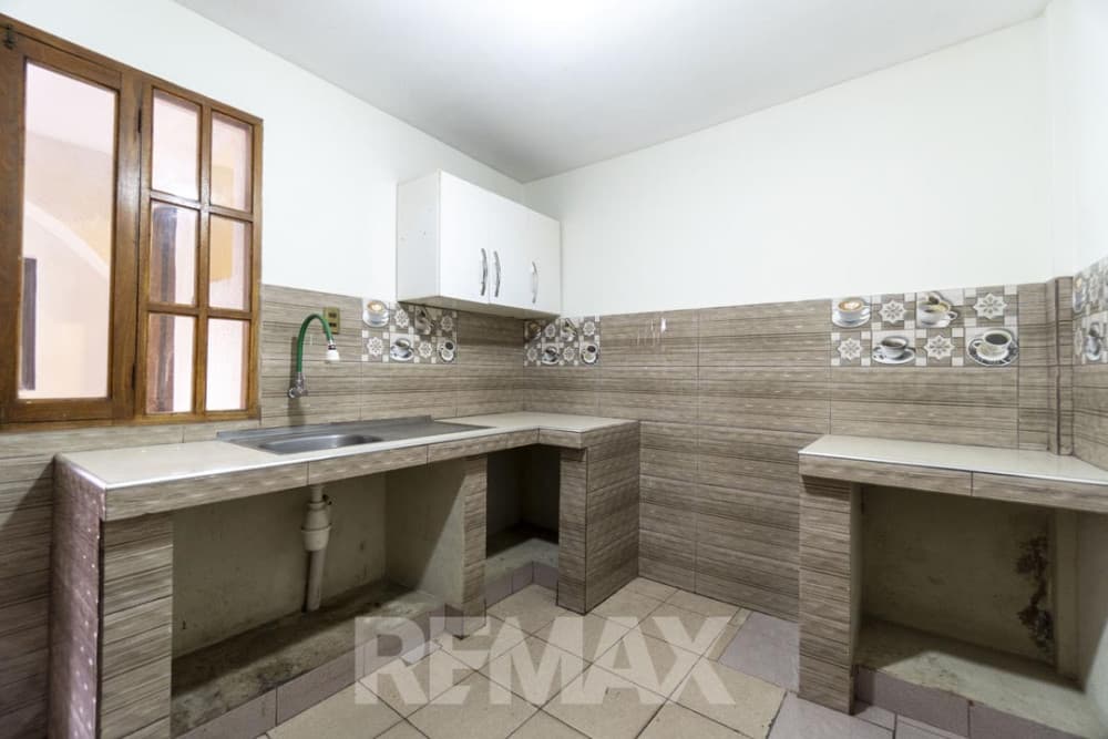 Foto de CASA EN ALQUILER – ZONA CHILIMARCA, CON BUENA UBICACIÓN