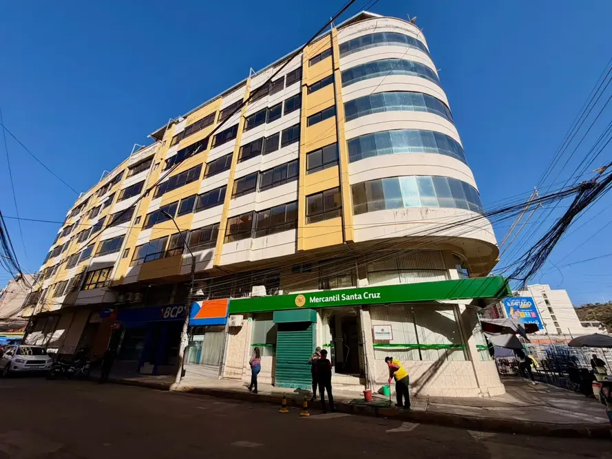 Foto de LOCAL COMERCIAL EN ALQUILER – PISO 2-3 EN EL CENTRO DE COCHABAMBA
