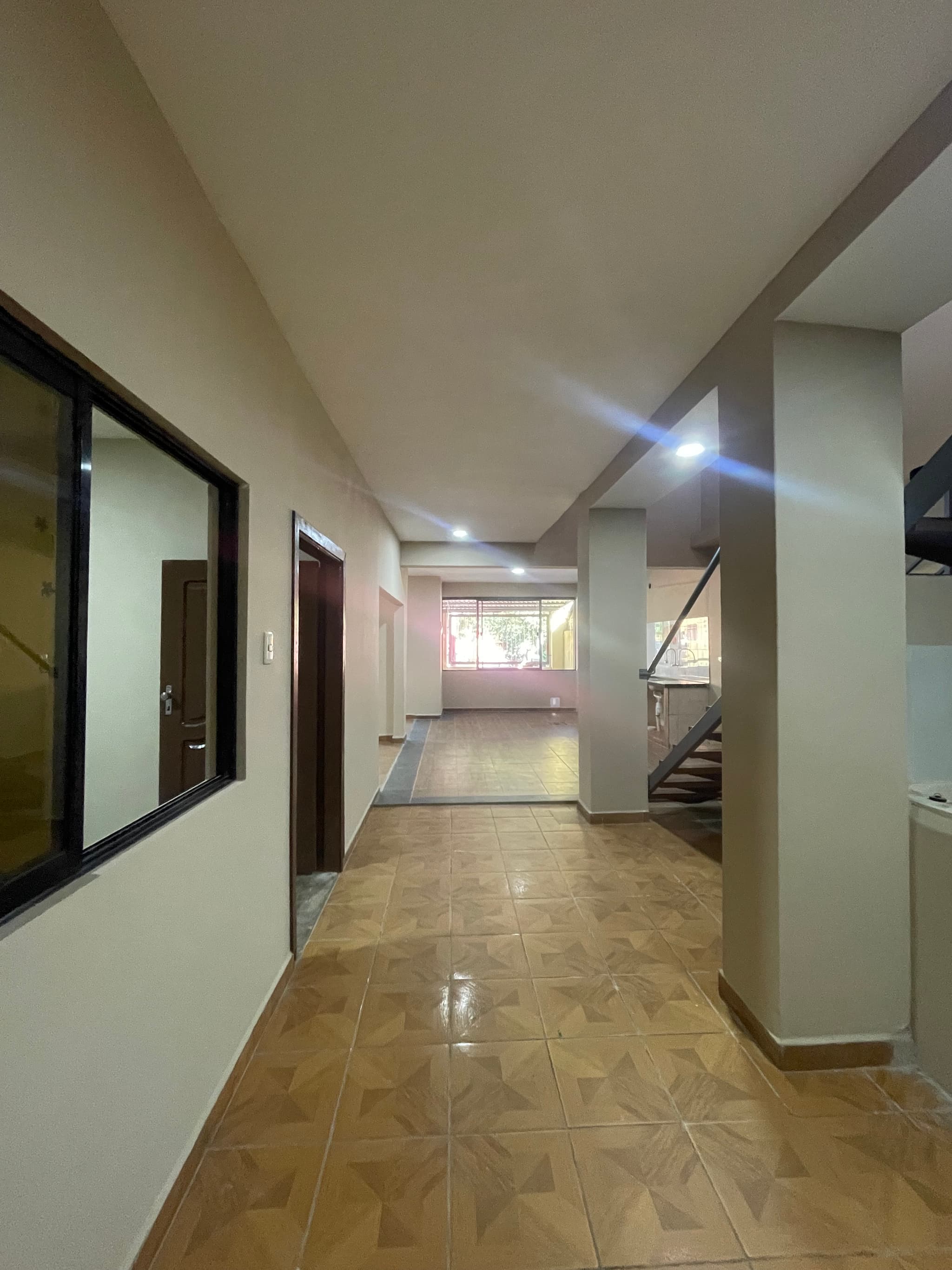 CASA IDEAL PARA NEGOCIO Y VIVIENDA O FAMILIA GRANDE