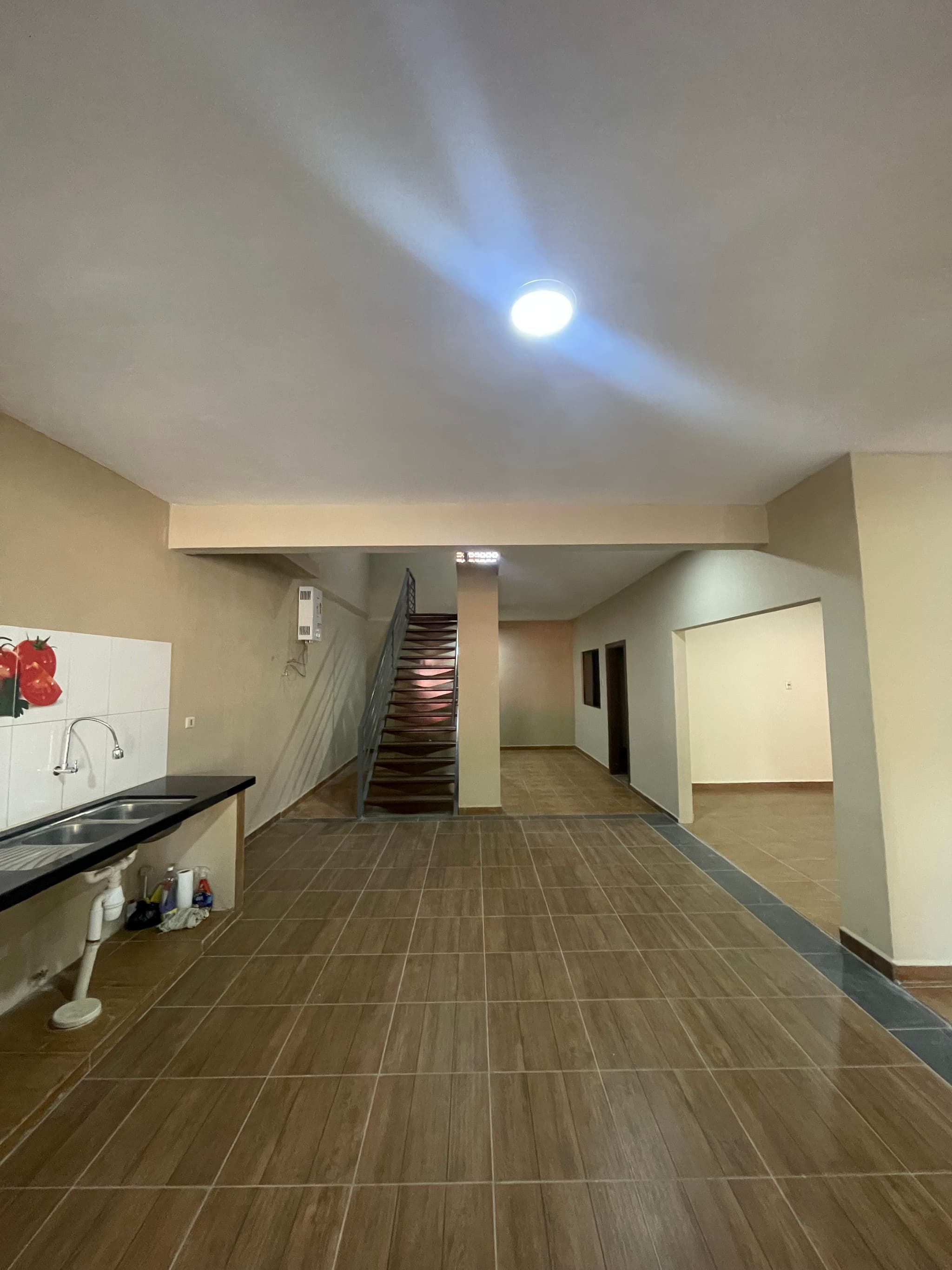 CASA IDEAL PARA NEGOCIO Y VIVIENDA O FAMILIA GRANDE
