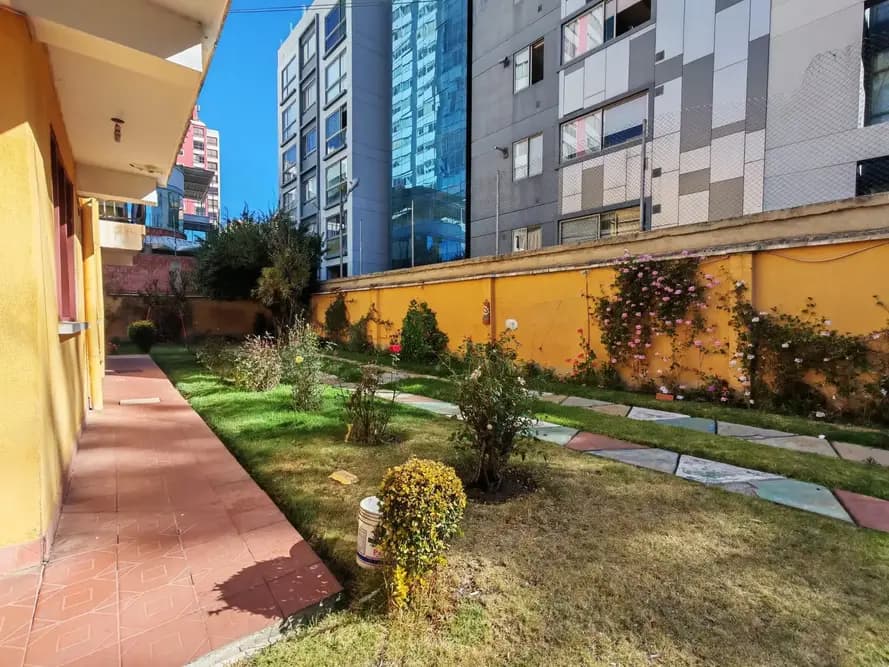Foto de Casa Antigua con 3 Departamentos en Venta‼️