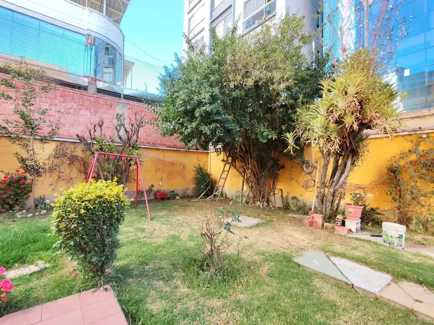 Foto de Casa Antigua con 3 Departamentos en Venta‼️
