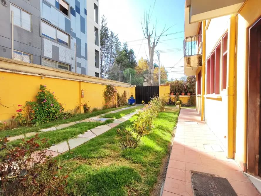 Foto de Casa Antigua con 3 Departamentos en Venta‼️