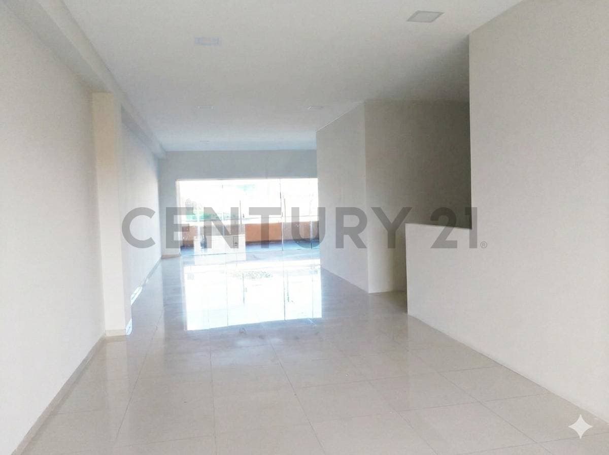 Foto de LOCAL COMERCIAL EN ALQUILER URUBÓ OPEN MALL - SANTA CRUZ