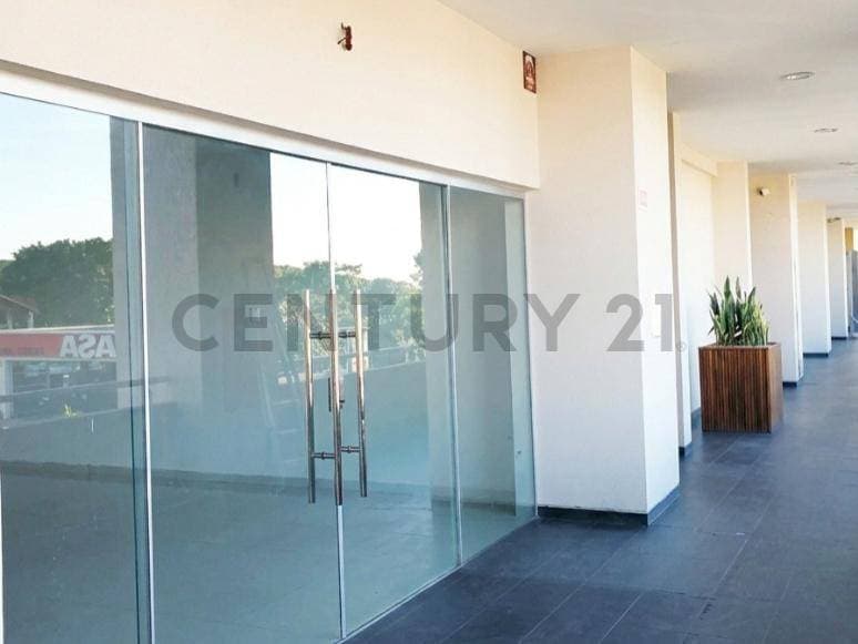 Foto de LOCAL COMERCIAL EN ALQUILER URUBÓ OPEN MALL - SANTA CRUZ