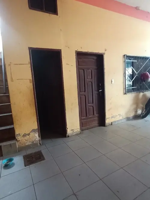 Foto de Local comercial en venta con amplia superficie y parqueo en zona sureste de Santa Cruz