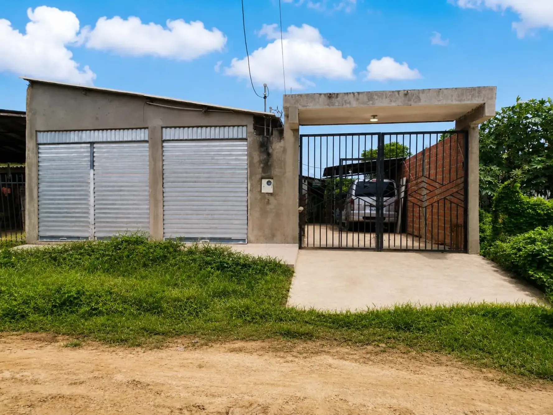 Foto de 🏡 CASA EN VENTA – URB. CLARA SERRANO