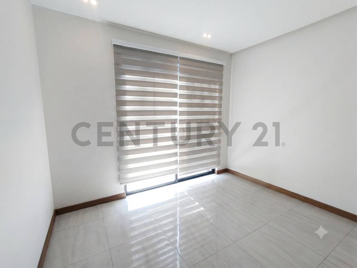Foto de ¡ALQUILER DEPARTAMENTO DE 2 HABITACIONES CÉNTRICO EN EDIFICIO GINEBRA! Tarija