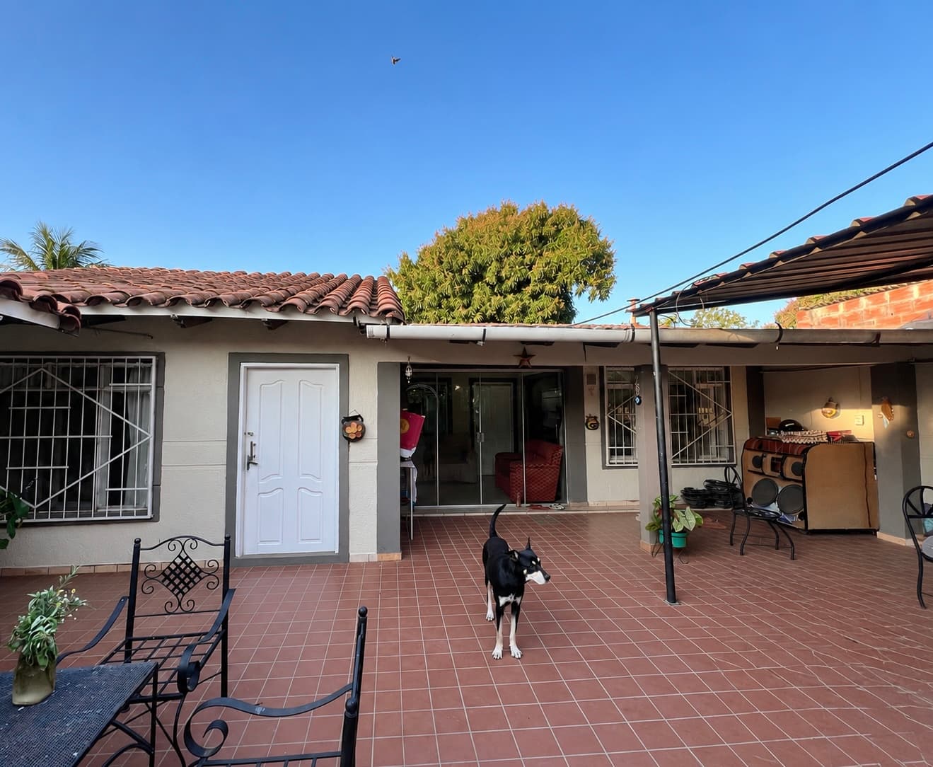 CASA EN VENTA SOBRE AV 8vo anillo