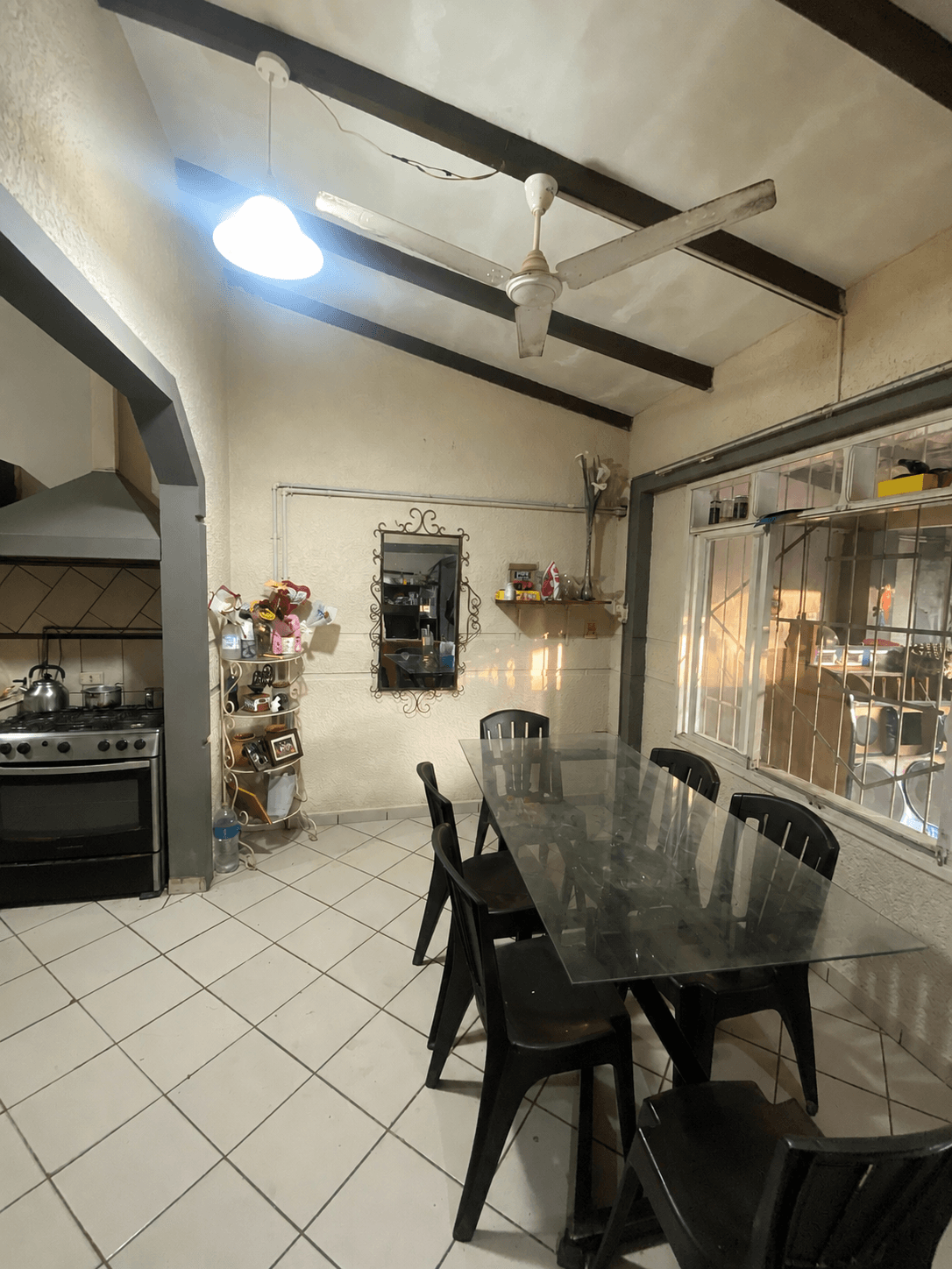 CASA EN VENTA SOBRE AV 8vo anillo