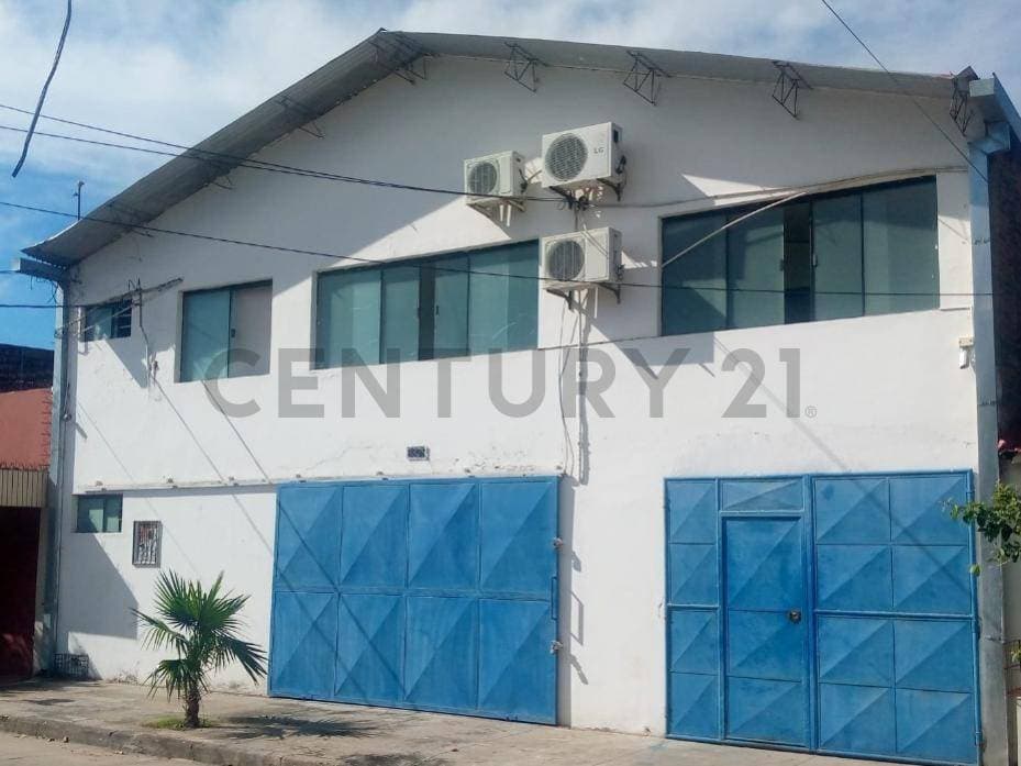 Foto de GALPÓN EN ALQUILER – 4TO ANILLO CASI AV. PARAGUÁ