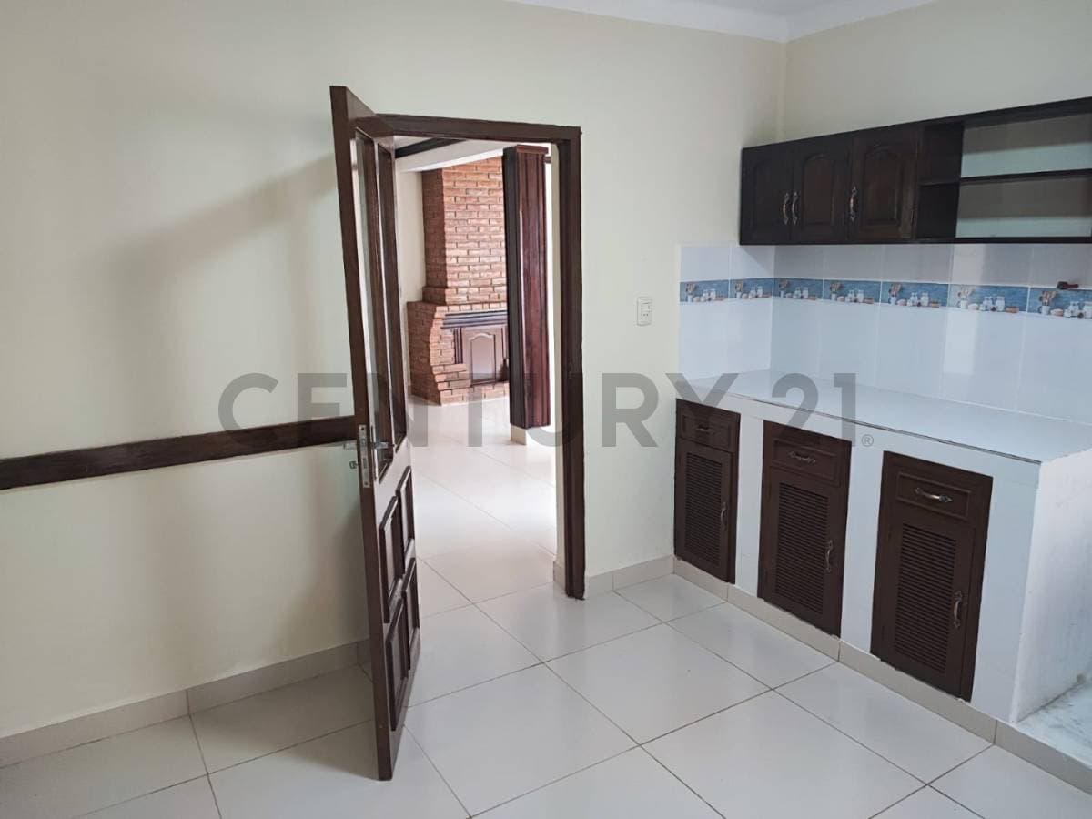 Foto de HERMOSA CASA ESQUINERA A LA VENTA EN BARRIO SENAC