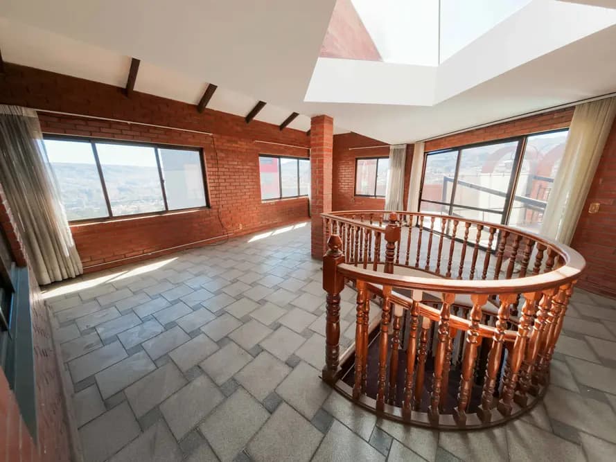 Foto de AMPLIA CASA A PRECIO DE TERRENO EN VENTA‼️