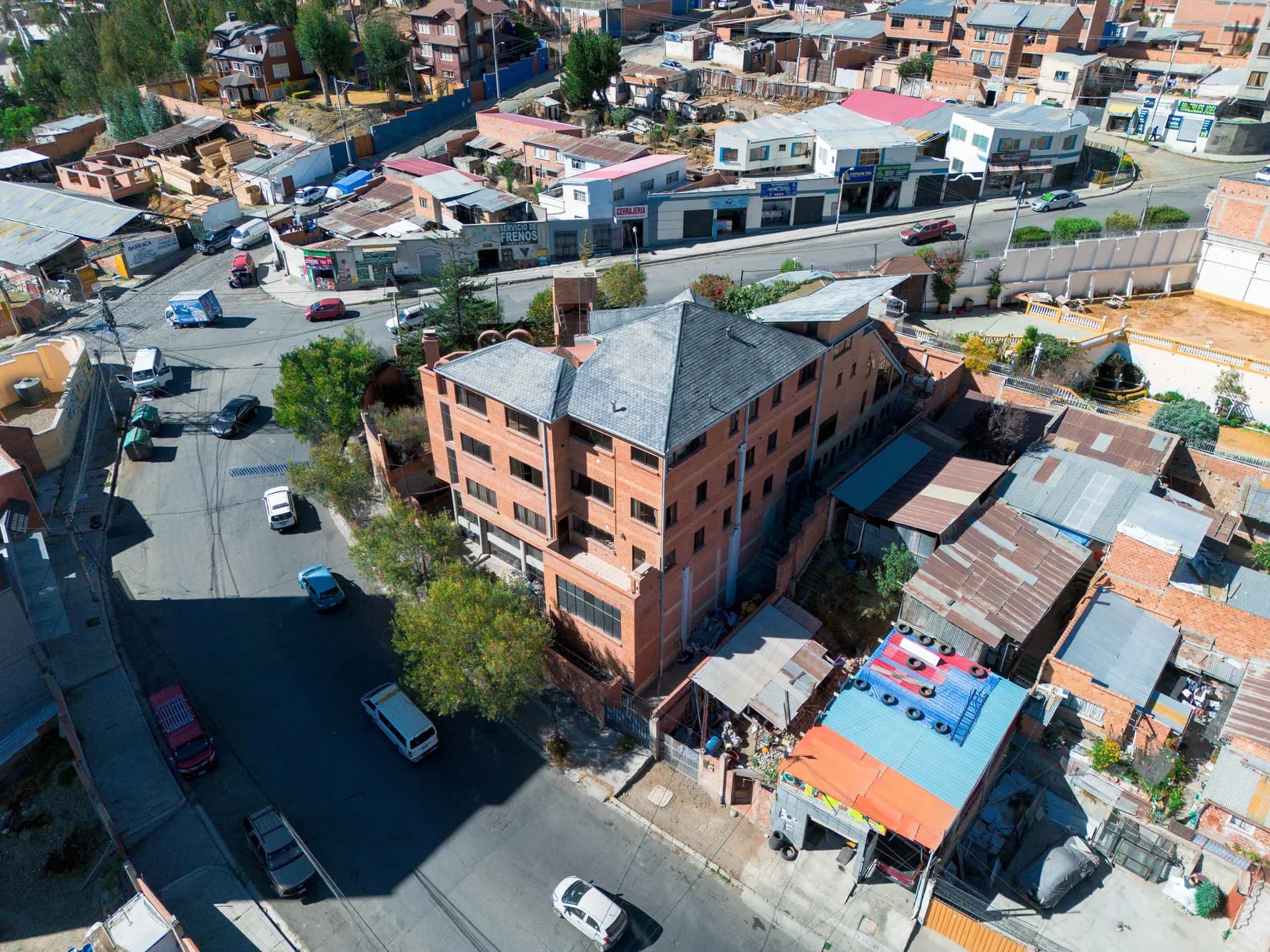 Foto de AMPLIA CASA A PRECIO DE TERRENO EN VENTA‼️