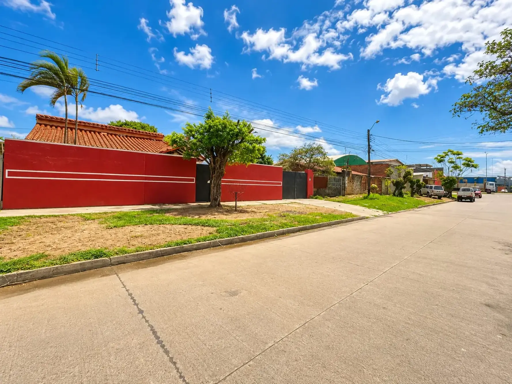Foto de CASA COMERCIAL EN ALQUILER – PARA EMPRESA