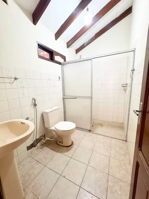 Foto de CASA COMERCIAL EN ALQUILER – PARA EMPRESA
