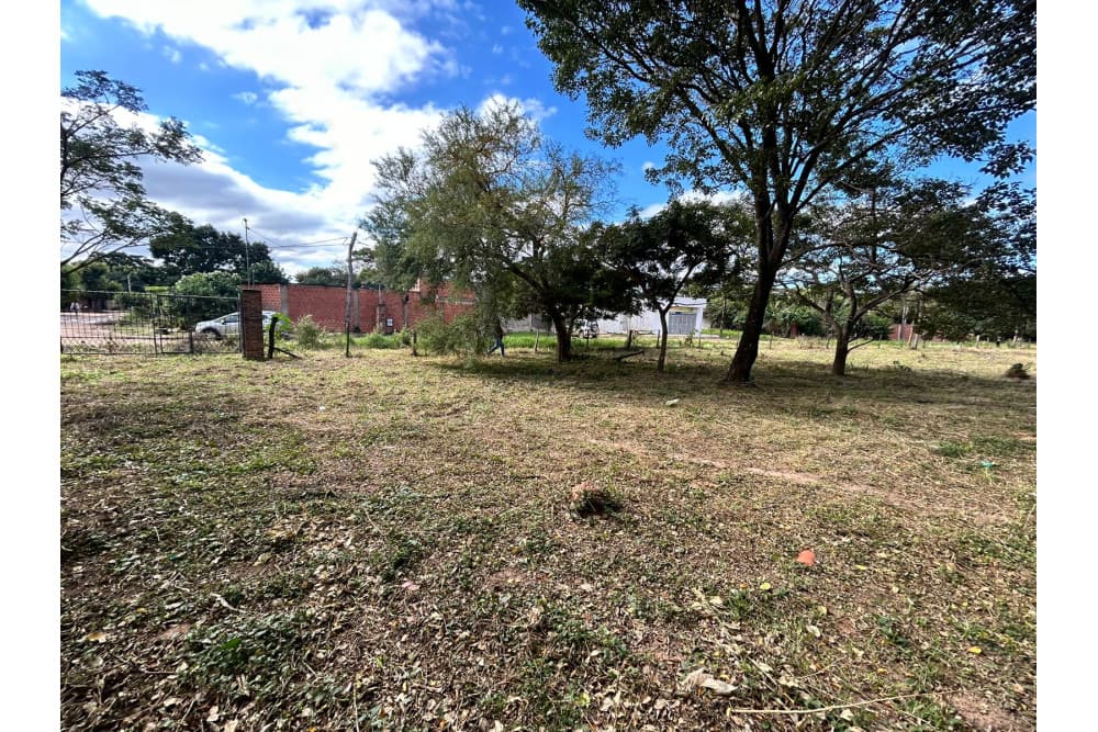 Foto de Terreno en Venta con 19 mts de Frente Zona Sur, Av Moscu 8vo y 9no anillo.