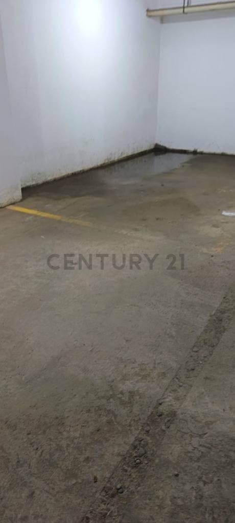 Foto de DEPÓSITO / PARQUEO EN VENTA EN SOPOCACHI EN PLENA AV ECUADOR