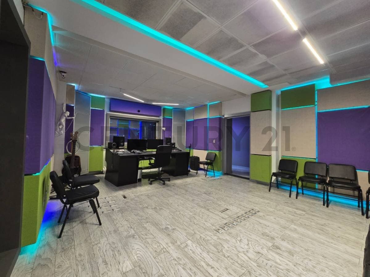 Foto de LOCAL COMERCIAL CON ESTUDIO DE MUSICA EQUIPADO EN VENTA - AV. ARCE