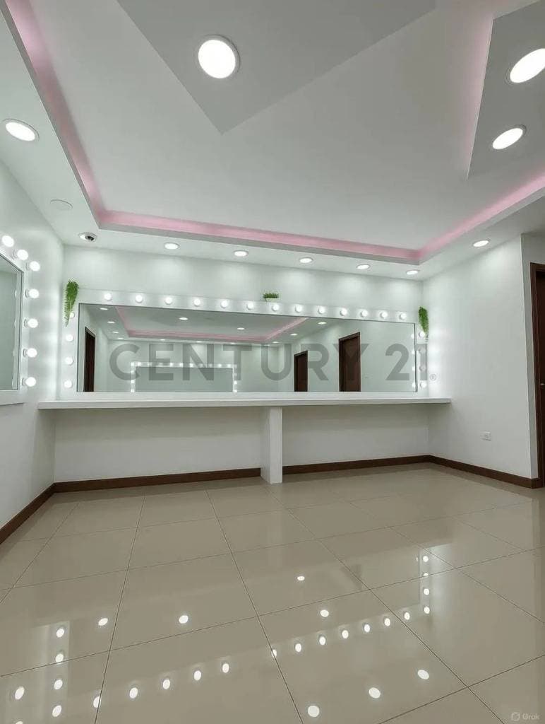 Foto de LOCAL COMERCIAL EN VENTA - UNA CUADRA ANTES DEL 3ER ANILLO AV.BENI