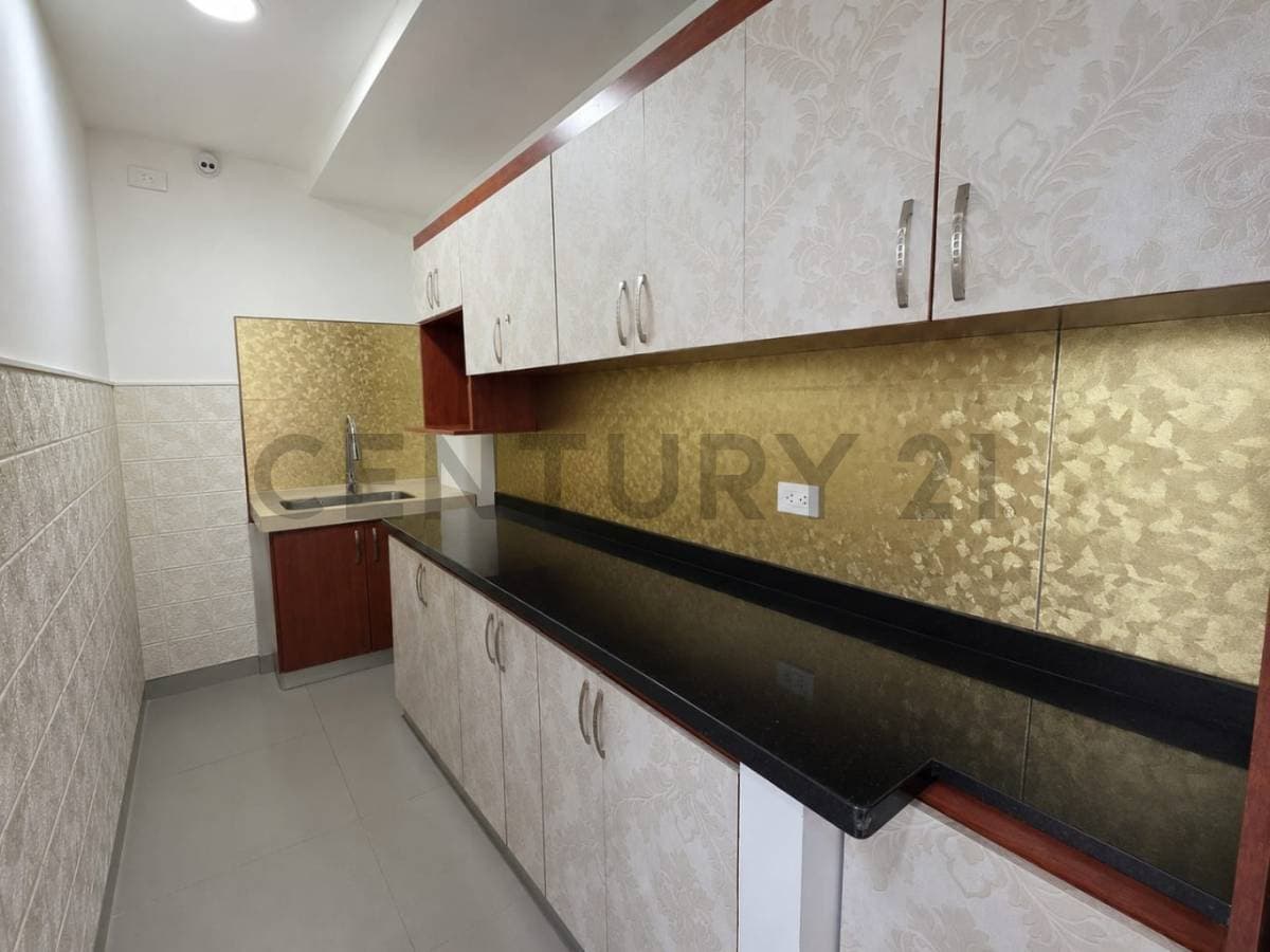 Foto de LOCAL COMERCIAL EN VENTA - UNA CUADRA ANTES DEL 3ER ANILLO AV.BENI