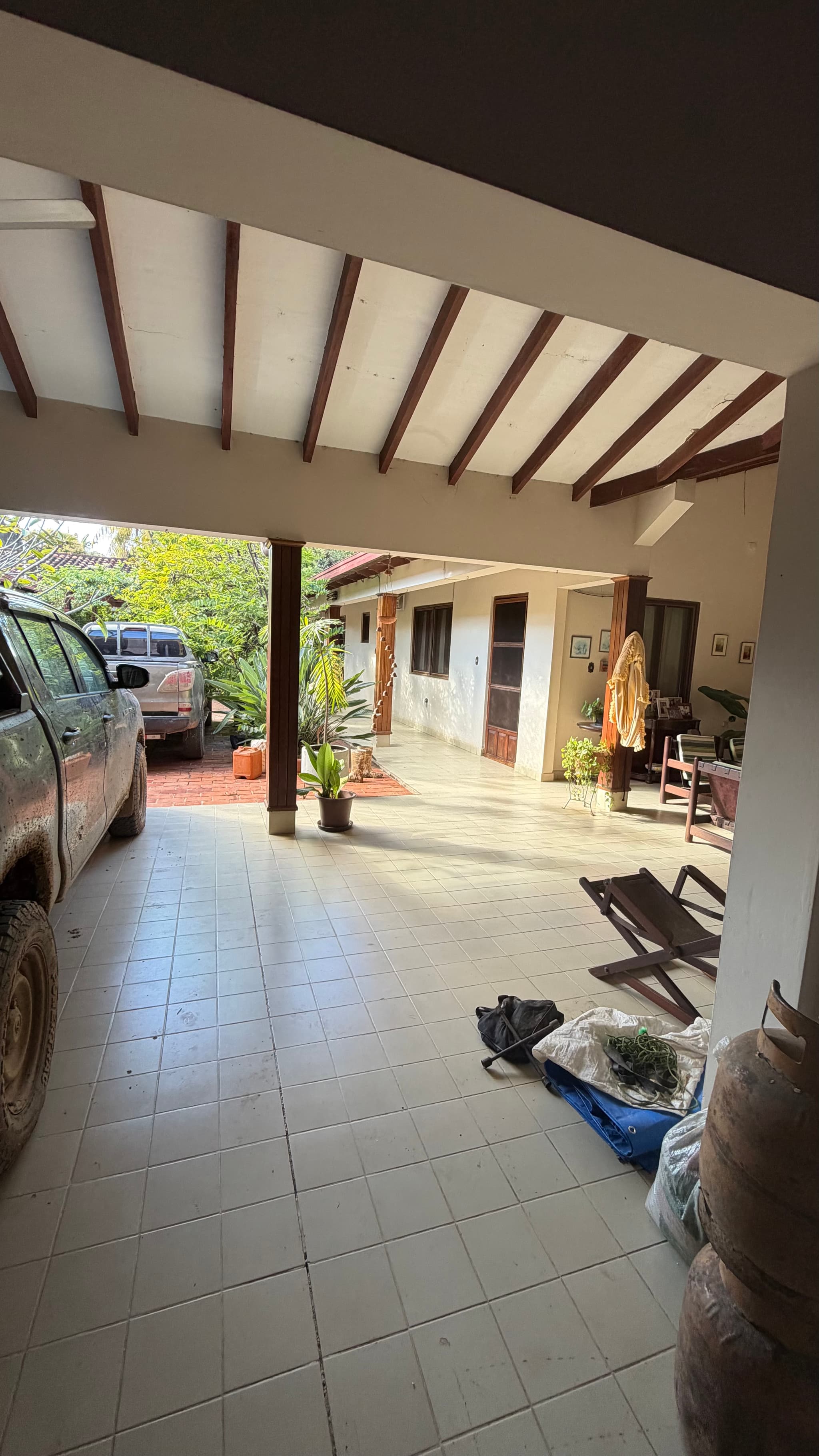 Casona a media cuadra de la plaza debajo del avaluo