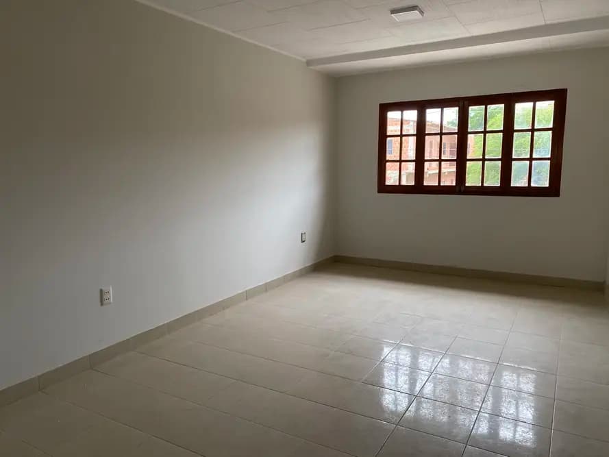 Foto de Amplio departamento de tres dormitorios en alquiler en El Constructor, Tarija